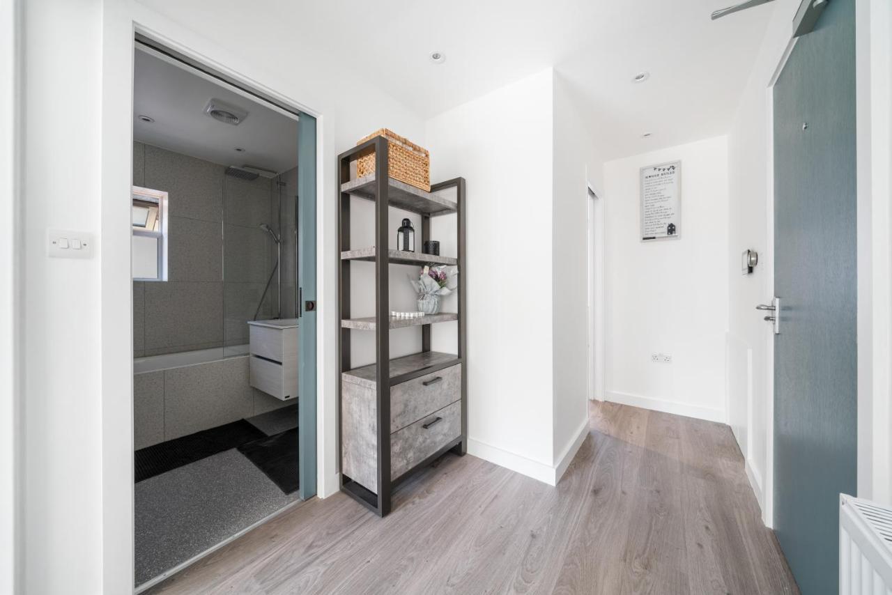 דירות מיל היל Newly Refurbished 2 Bed Flat מראה חיצוני תמונה