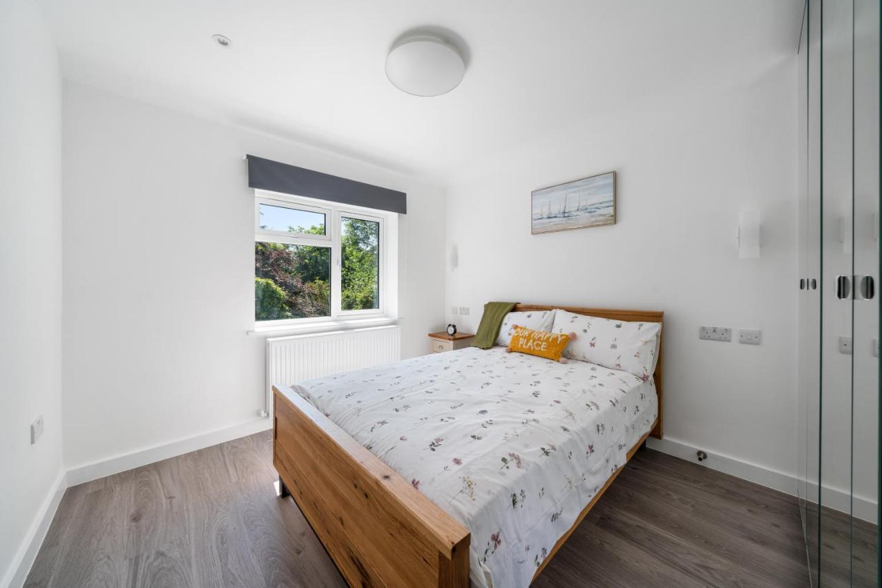 דירות מיל היל Newly Refurbished 2 Bed Flat מראה חיצוני תמונה