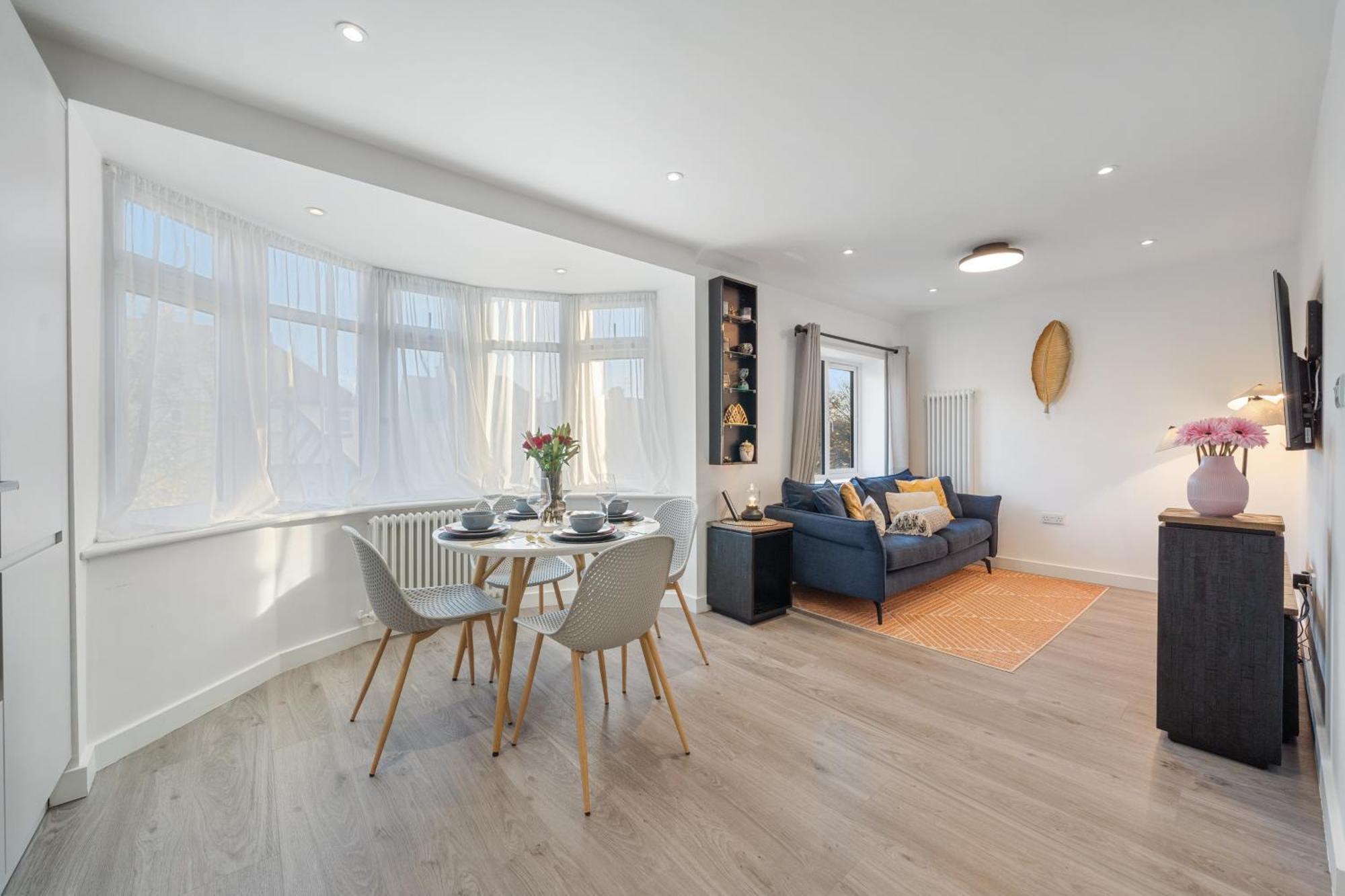 דירות מיל היל Newly Refurbished 2 Bed Flat מראה חיצוני תמונה